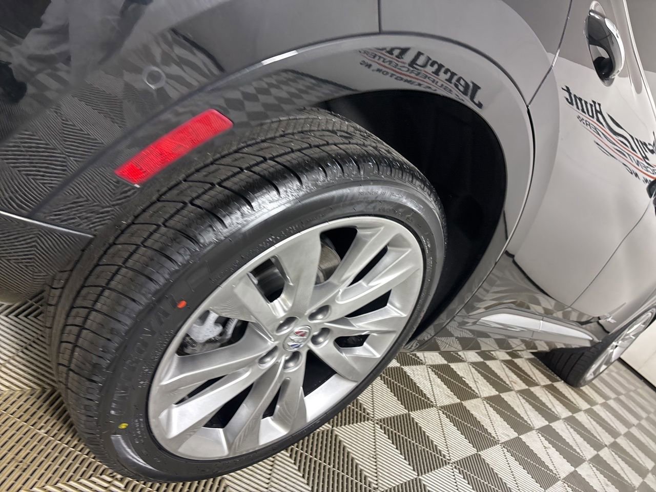Used 2023 Buick Envision Avenir image 34