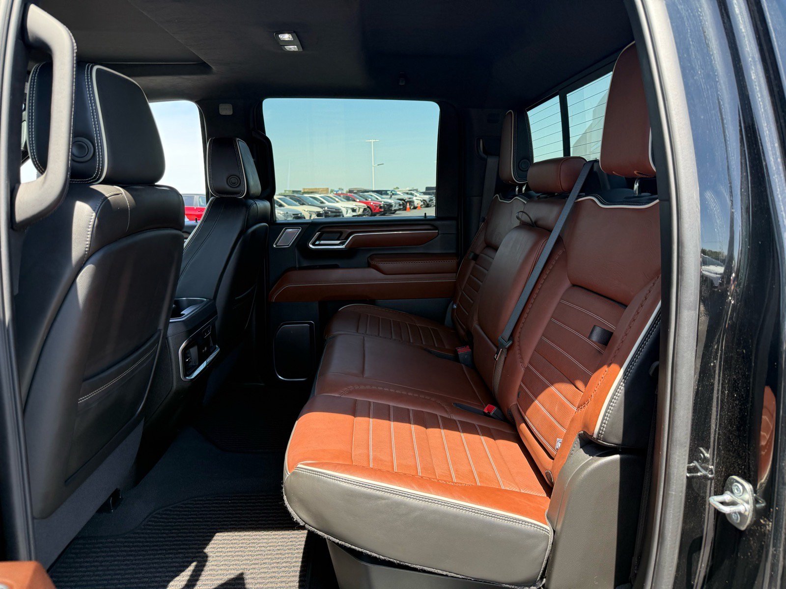 Used 2024 GMC Sierra 2500 Denali Ultimate AWD/4WD image 12
