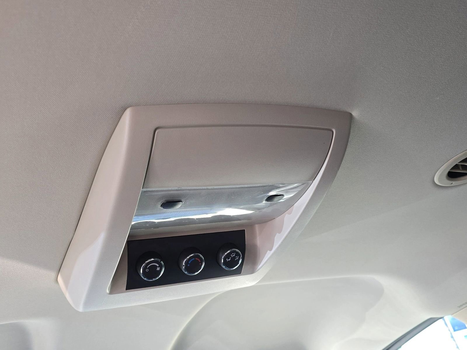 Used 2010 Chevrolet Tahoe LS image 16