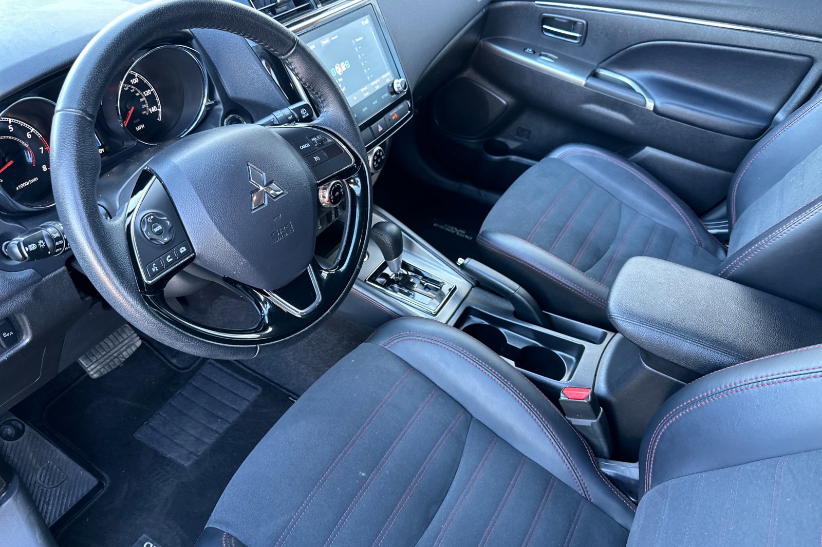 Used 2024 Mitsubishi Outlander Sport SE image 11