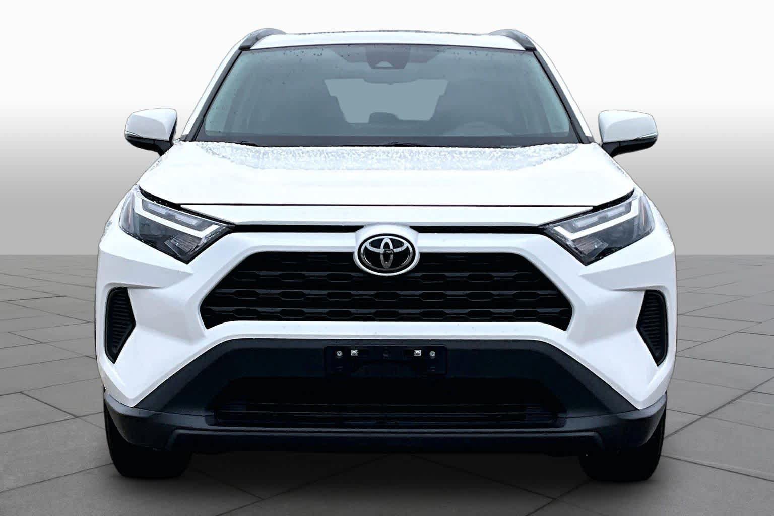 Used 2023 Toyota RAV4 XLE w/ Convenience Package FWD image 4