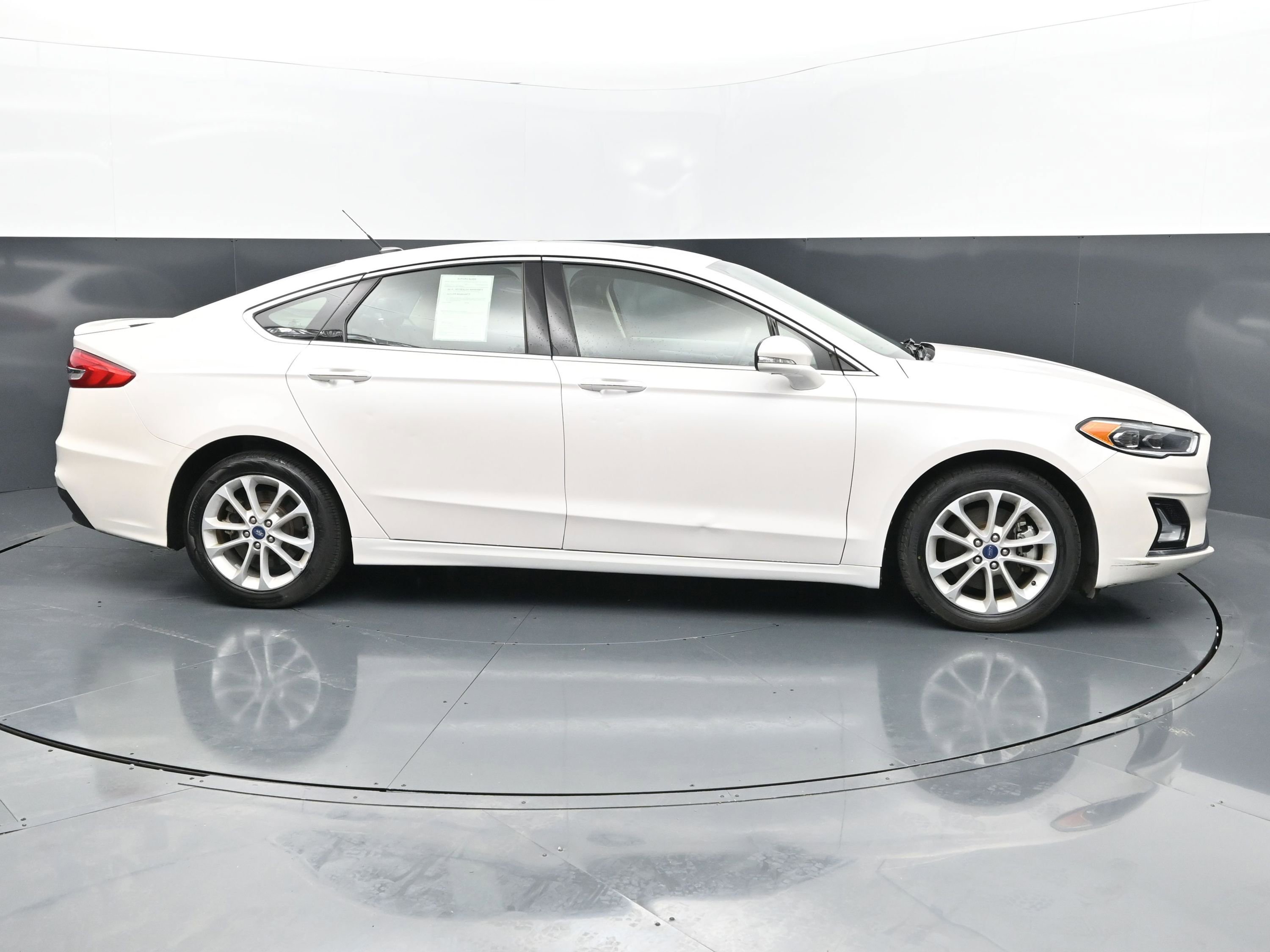 Used 2020 Ford Fusion Energi Titanium FWD image 6