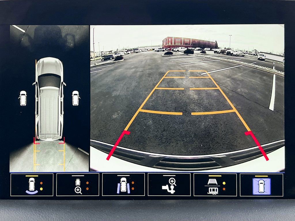 Used 2024 Chevrolet Suburban RST image 5