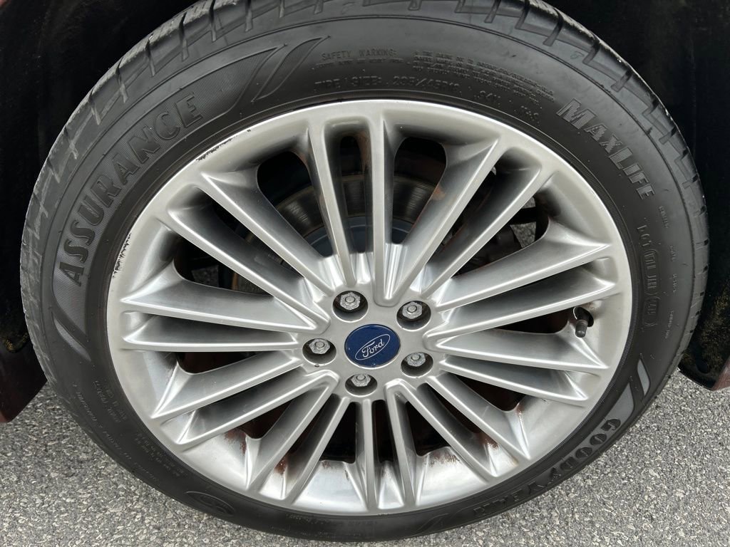 Used 2016 Ford Fusion SE w/ Equipment Group 202A image 15