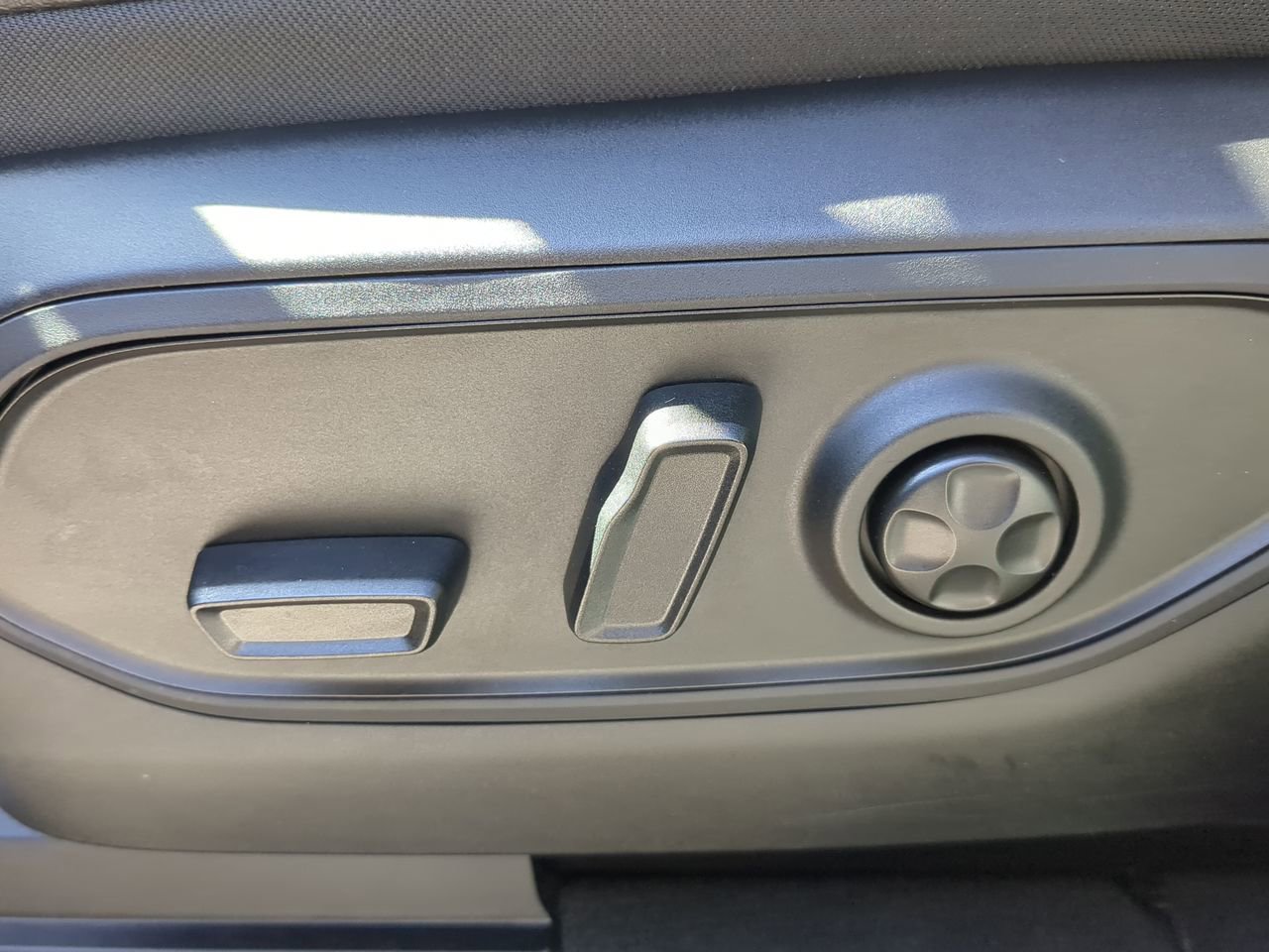 Certified 2024 Jeep Grand Cherokee Limited RWD image 30
