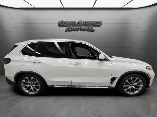 Used 2025 BMW X5 xDrive50e AWD/4WD image 6
