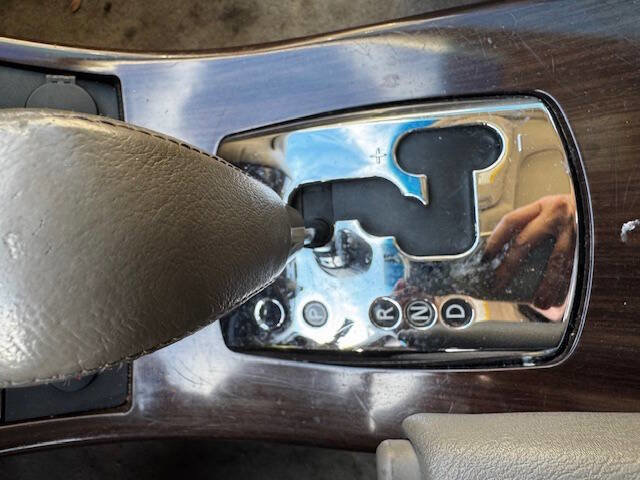 Used 2005 Nissan Altima 3.5 SE w/ (V01) Leather Pkg FWD image 42