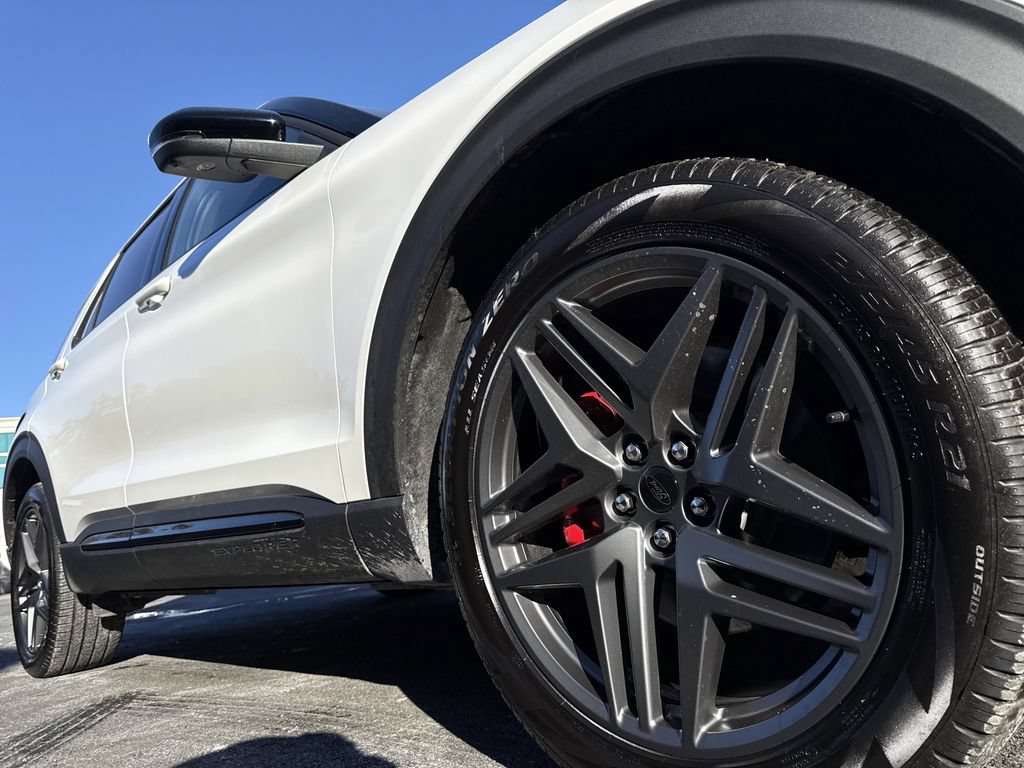 Used 2026 Ford Explorer ST w/ Sun And Sound Package AWD/4WD image 8