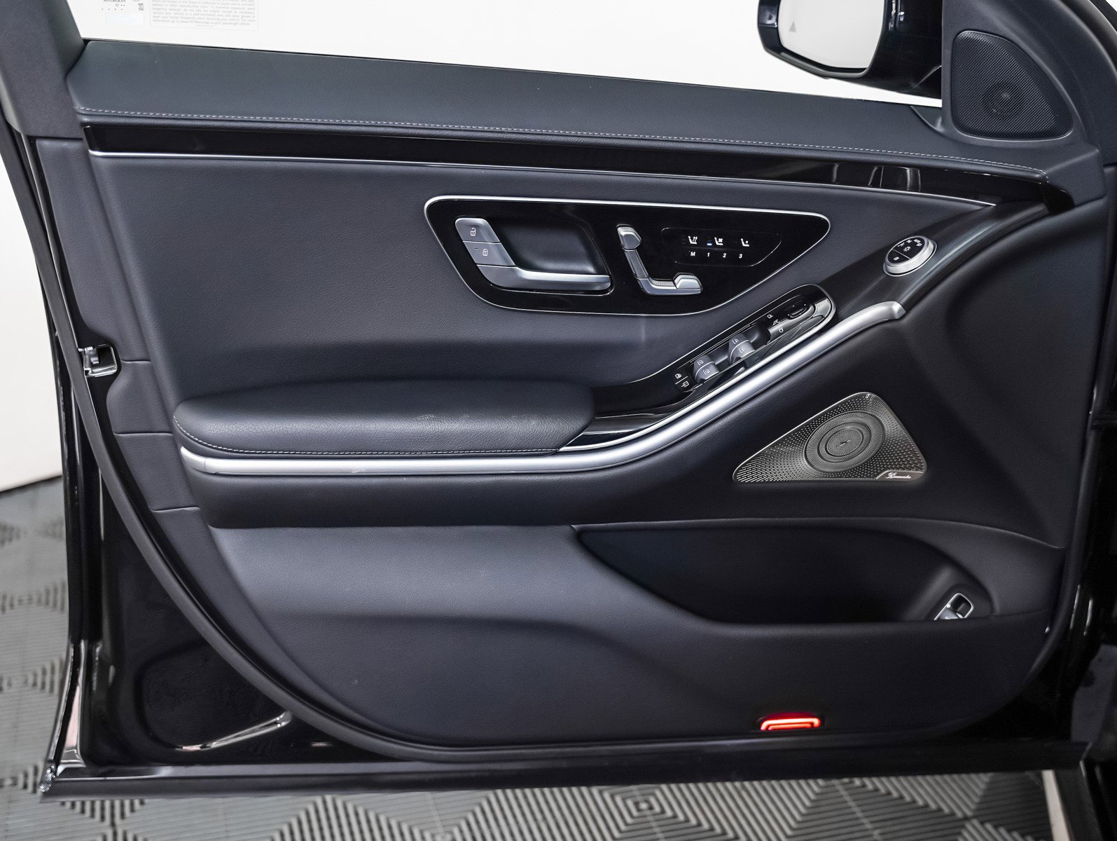 Certified 2023 Mercedes-Benz S 500 4MATIC image 23