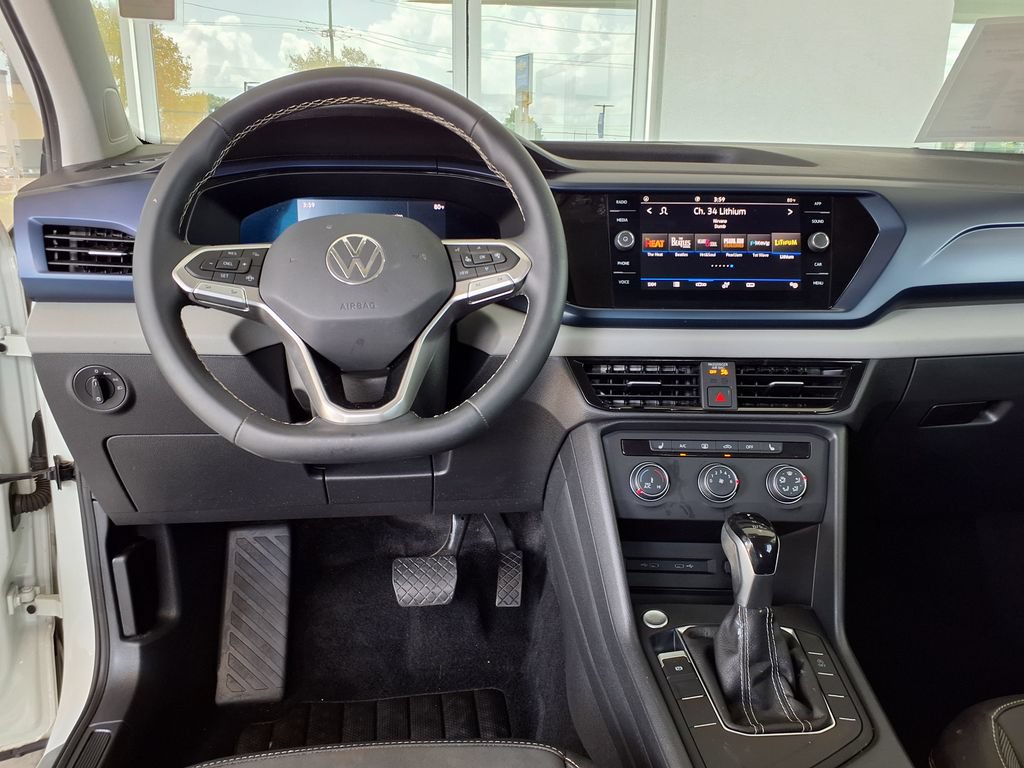 Used 2022 Volkswagen Taos SE FWD image 17