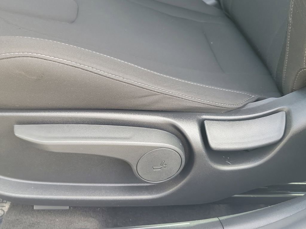 Used 2025 Hyundai Elantra Sport image 17