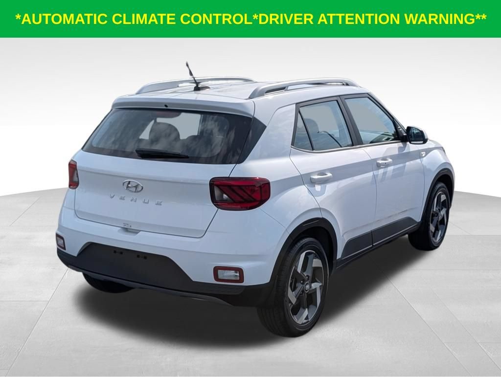 Used 2026 Hyundai Venue SEL FWD image 6