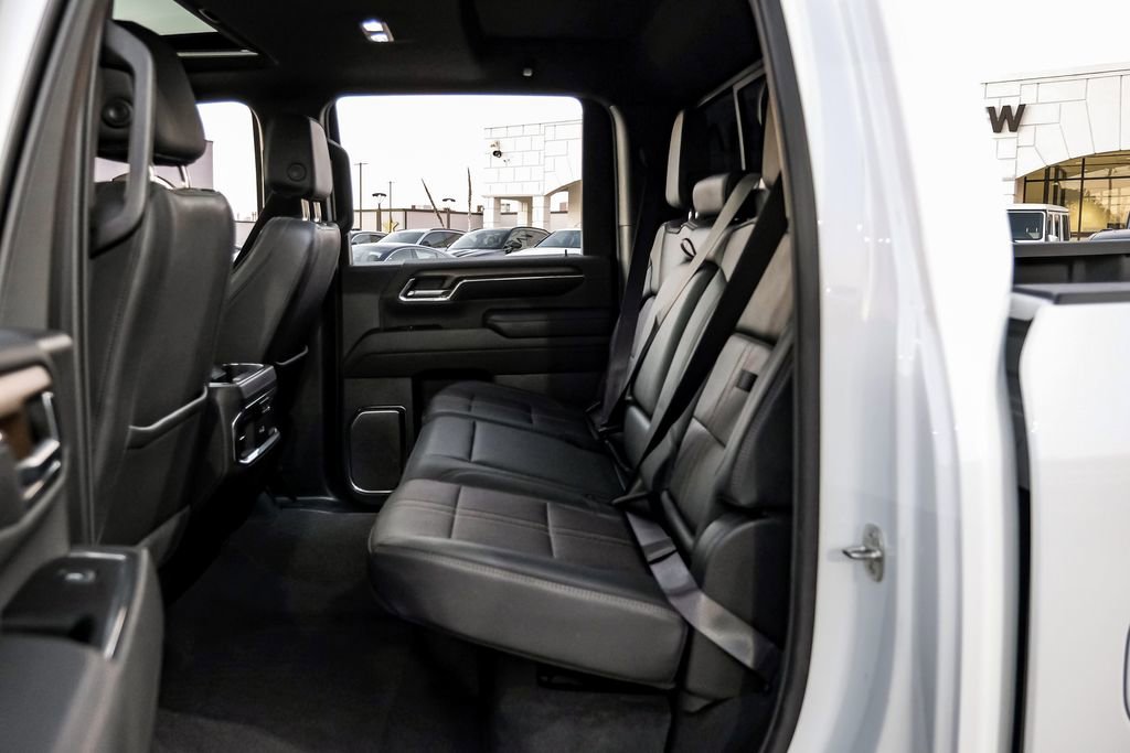 Used 2024 Chevrolet Silverado 3500 High Country w/ High Country Premium Package image 32