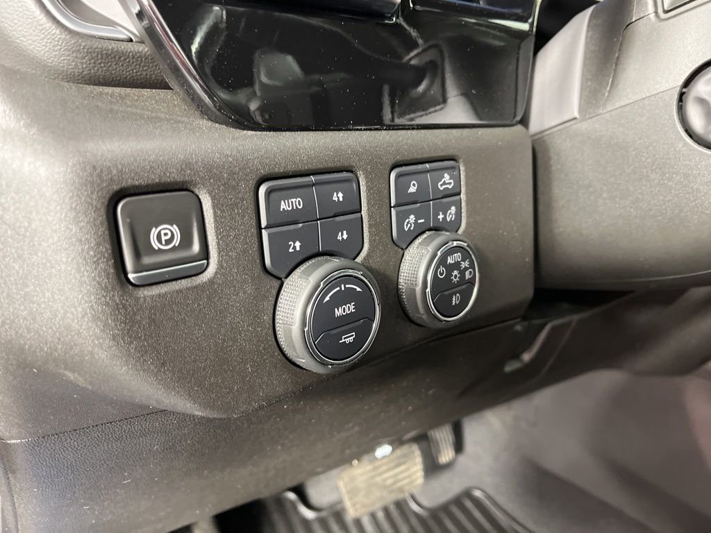 Used 2022 Chevrolet Silverado 1500 LTZ w/ LTZ Convenience Package II AWD/4WD image 29