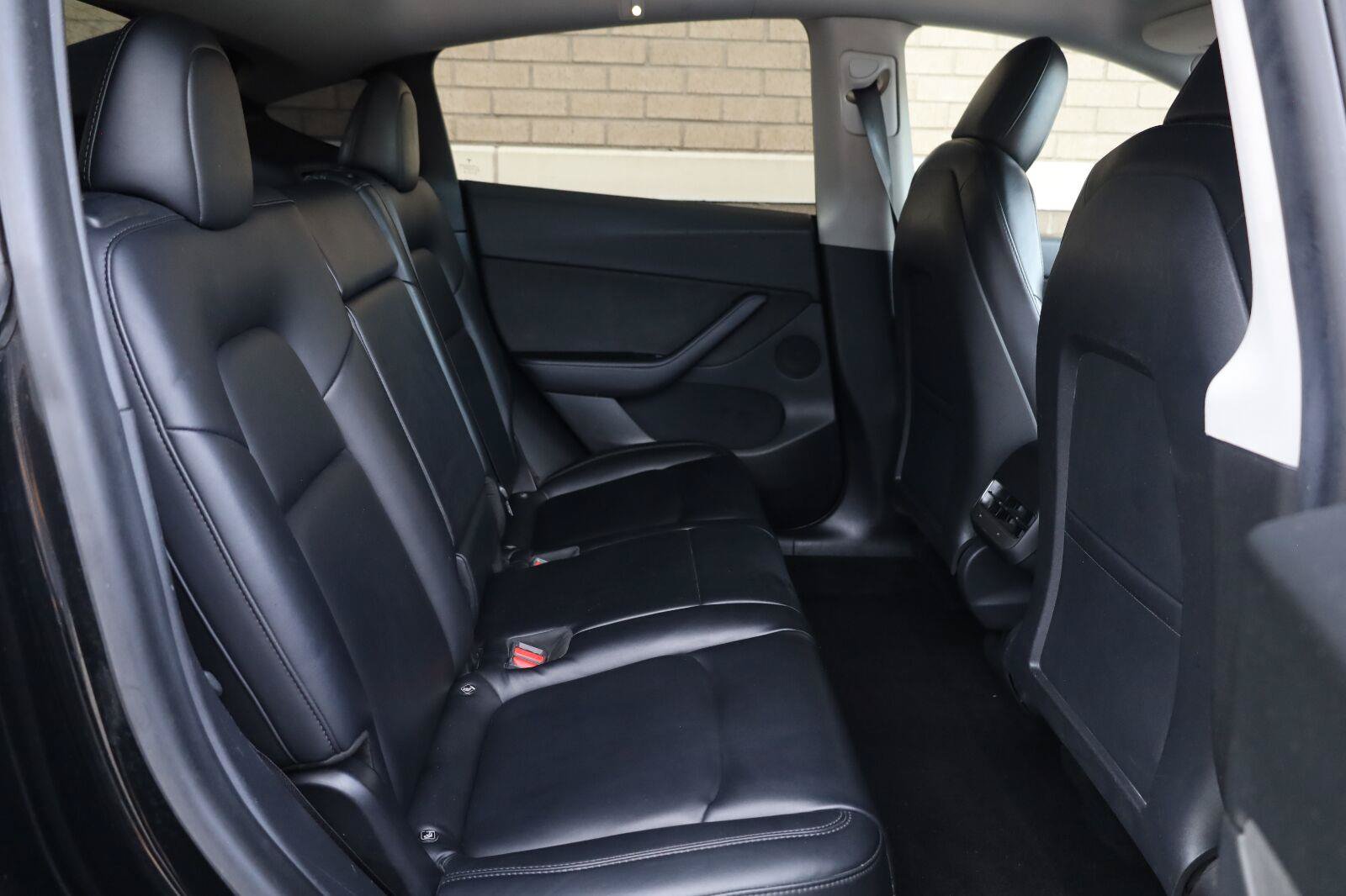Used 2021 Tesla Model Y Long Range AWD/4WD image 23