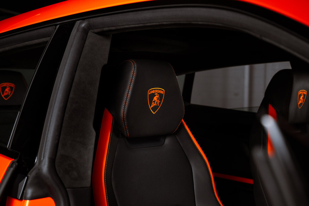 Used 2025 Lamborghini Urus SE AWD/4WD image 26