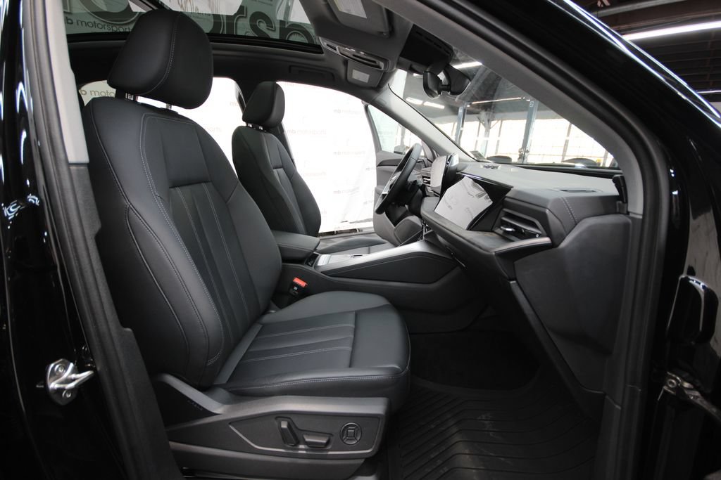 Used 2025 Audi Q5 Premium w/ Convenience Package AWD/4WD image 30