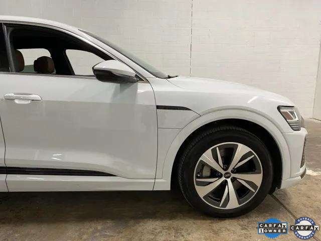 Used 2024 Audi Q8 e-tron Premium image 98