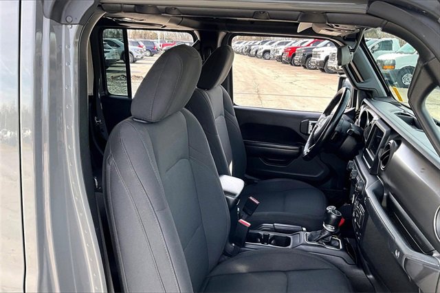 Used 2021 Jeep Gladiator Sport image 30