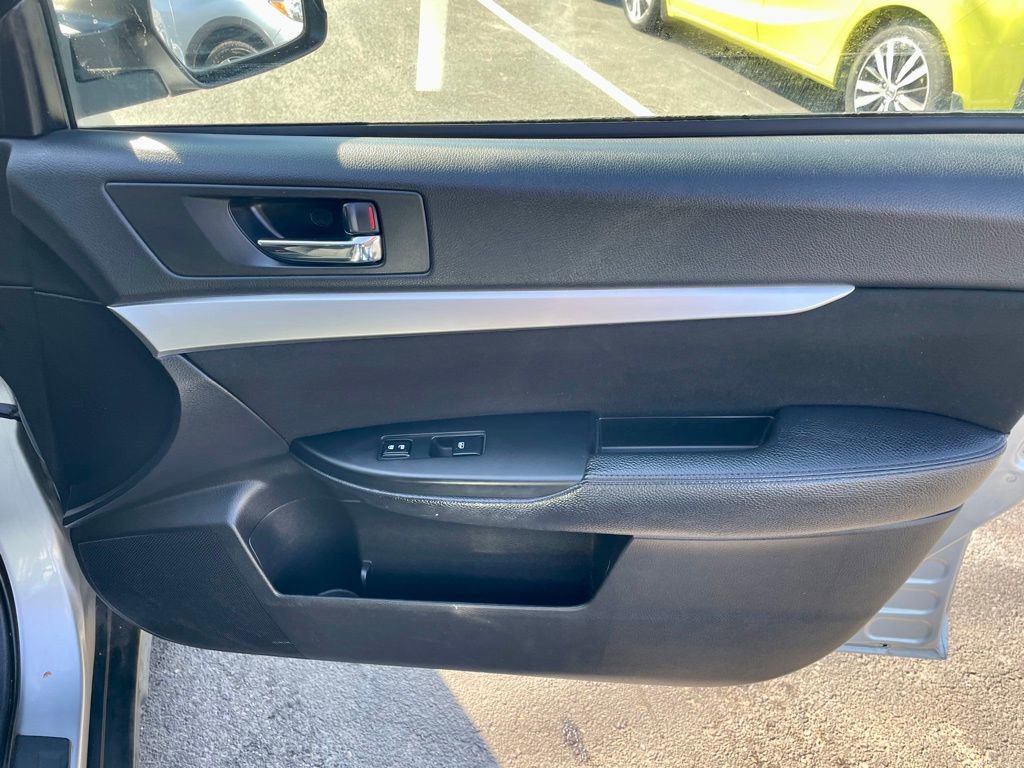 Used 2013 Subaru Outback 2.5i Premium image 11