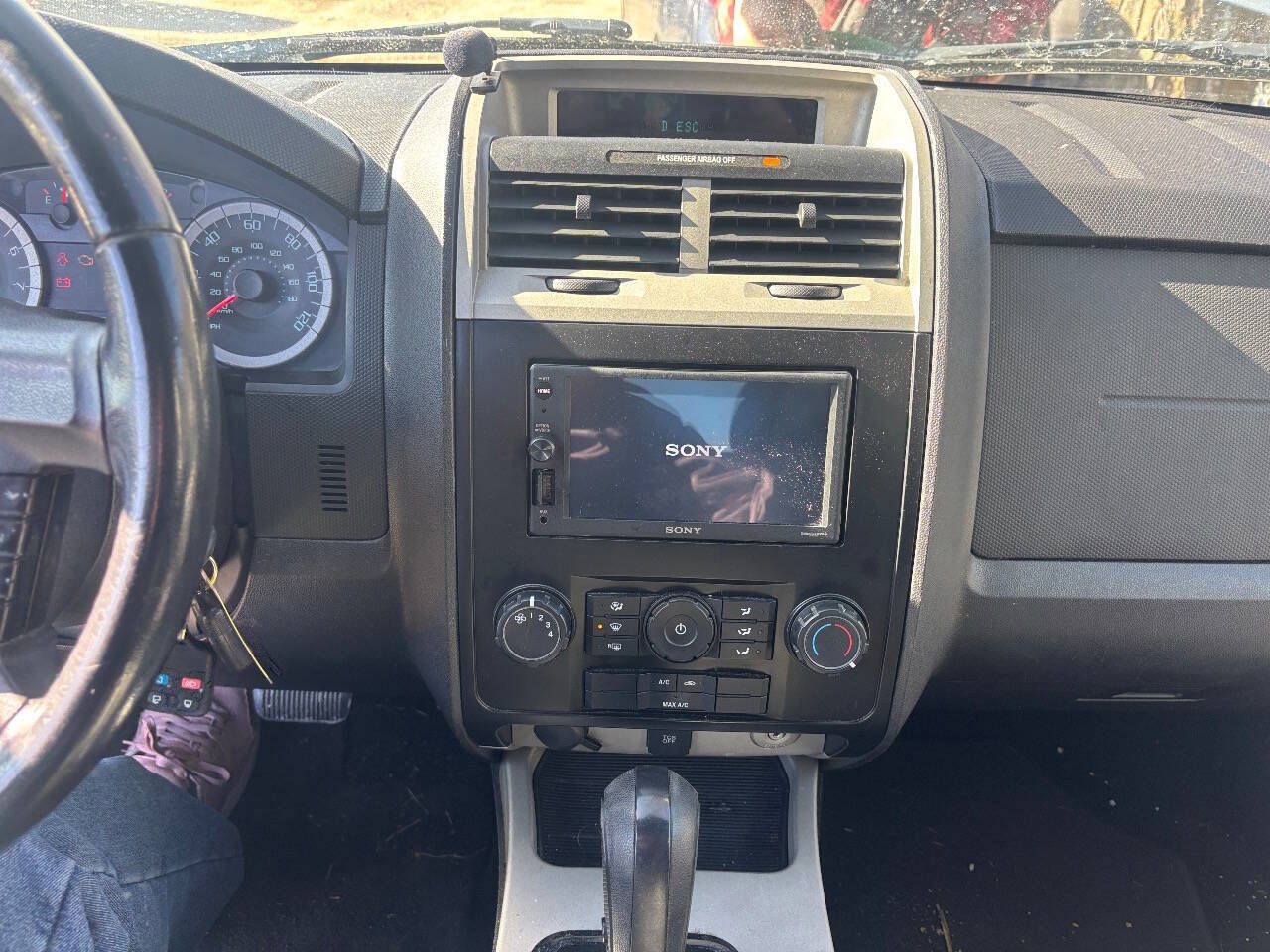 Used 2011 Ford Escape XLT image 11