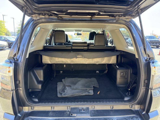 Used 2016 Toyota 4Runner SR5 Premium RWD image 12