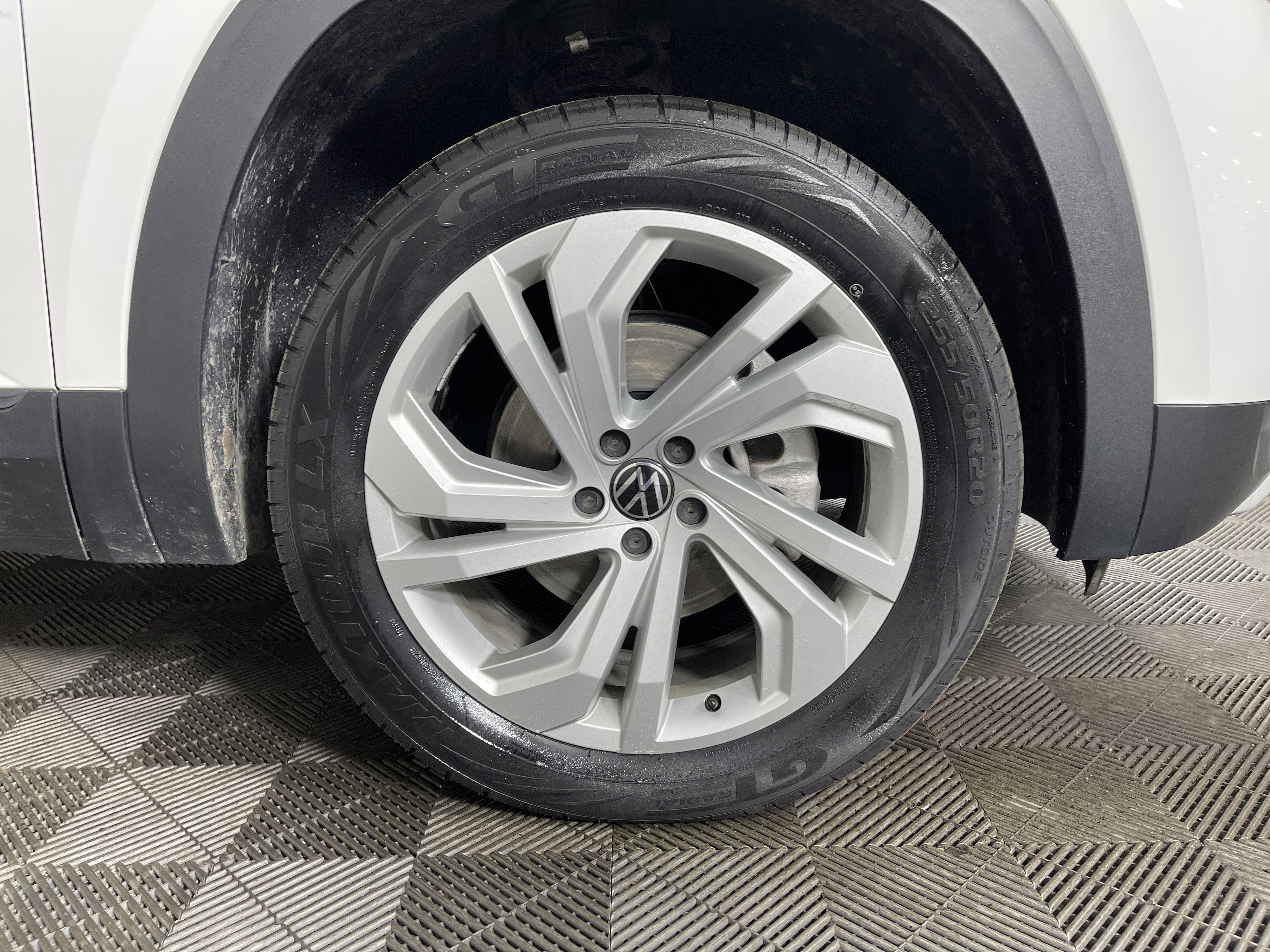 Used 2023 Volkswagen Atlas SE image 8