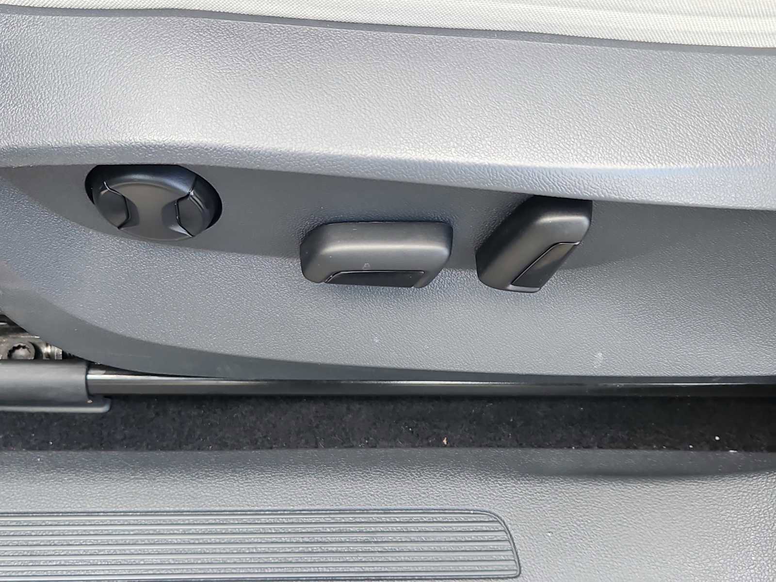 Used 2022 Volkswagen Tiguan SE image 21