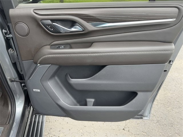 Used 2021 GMC Yukon XL Denali w/ Denali Premium Package image 16