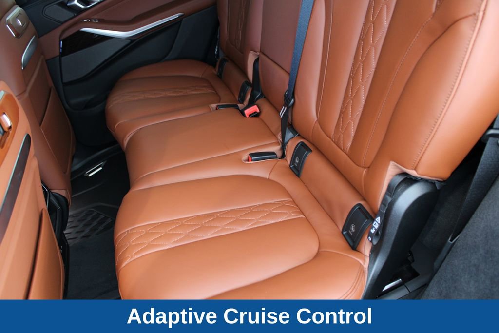 Used 2025 BMW X7 M60i AWD/4WD image 21