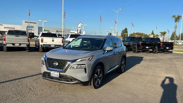 Used 2023 Nissan Rogue SL w/ SL Premium Package image 8