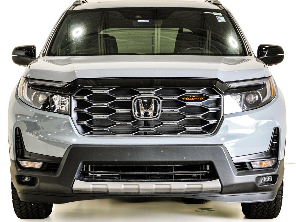 Used 2024 Honda Passport TrailSport image 2