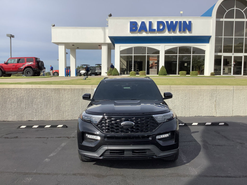 Used 2024 Ford Explorer ST-Line w/ Class IV Trailer Tow Package image 2