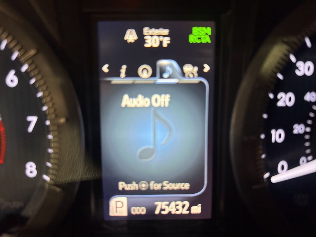 Used 2018 Toyota Sienna XLE Premium w/ Carpet Mat Package image 16