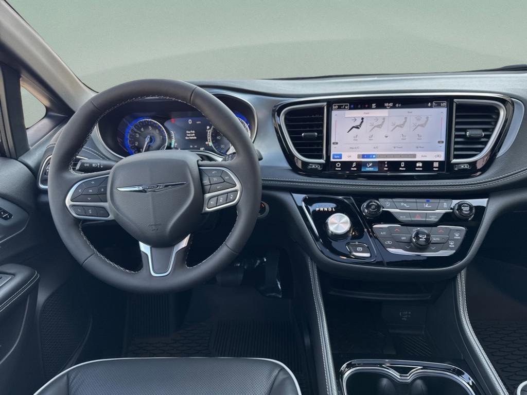 New 2026 Chrysler Pacifica Limited image 35