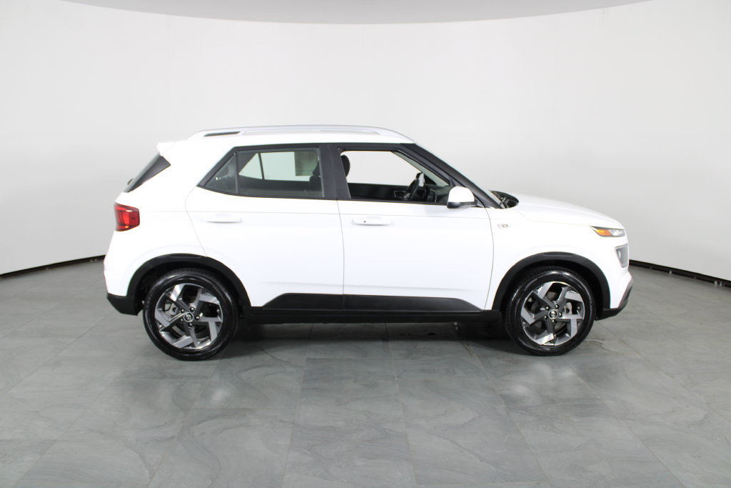 Certified 2026 Hyundai Venue SEL FWD image 12