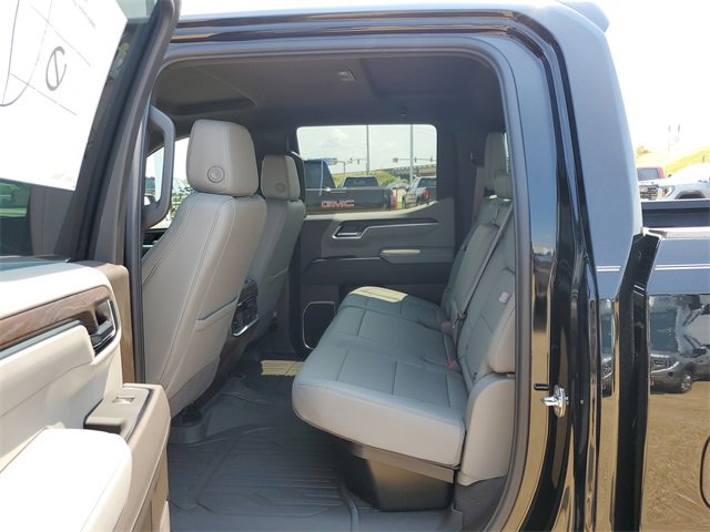 New 2026 GMC Sierra 1500 SLT image 9