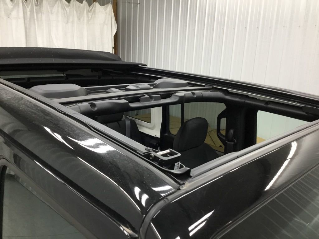 Used 2022 Jeep Wrangler Unlimited Sport image 41