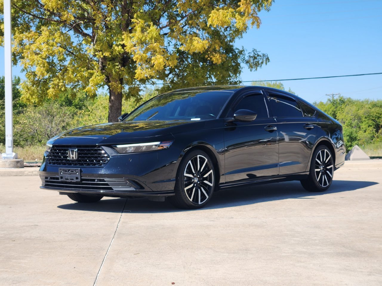 Used 2023 Honda Accord Touring image 3