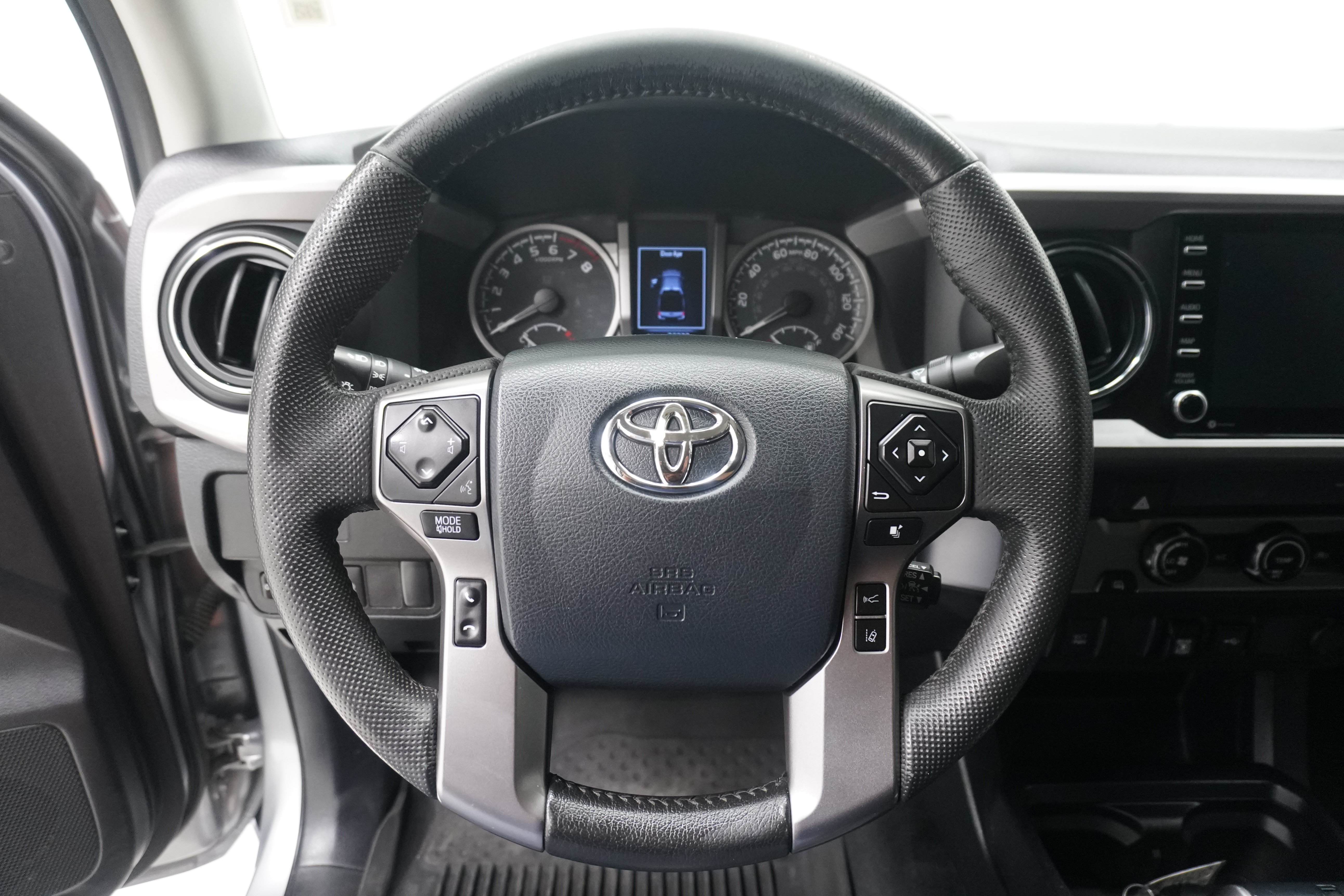 Used 2020 Toyota Tacoma SR5 RWD image 15