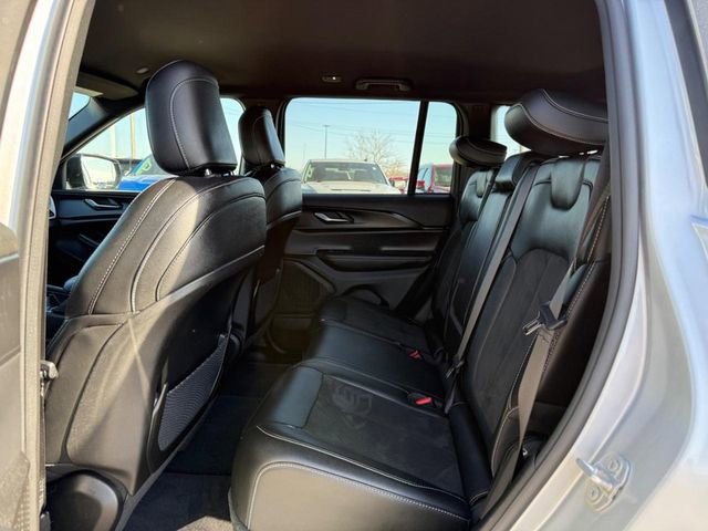 Used 2024 Jeep Grand Cherokee Altitude image 10