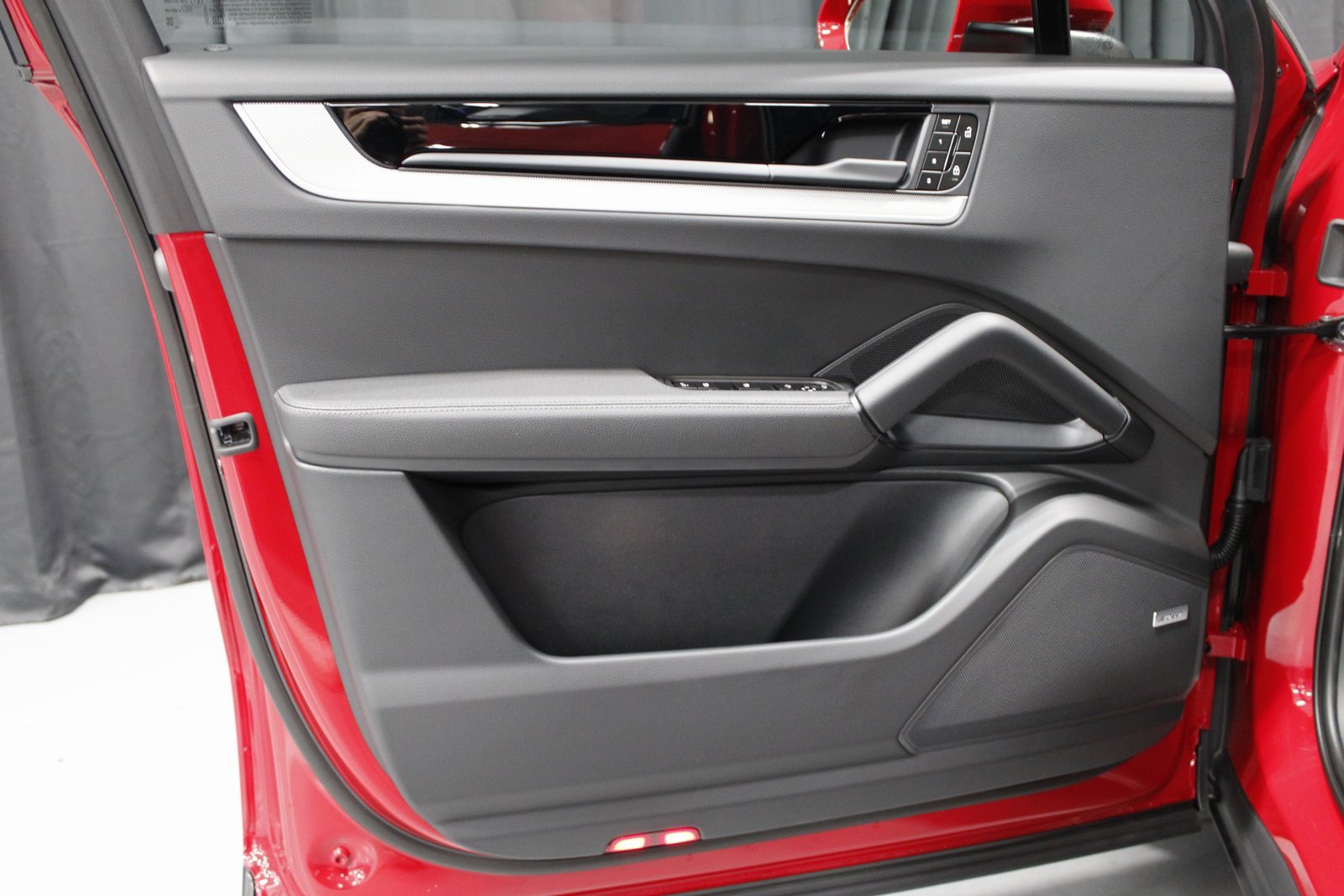 New 2026 Porsche Cayenne Coupe image 25