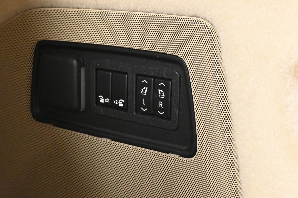 Used 2023 Cadillac Escalade Premium Luxury AWD/4WD image 42