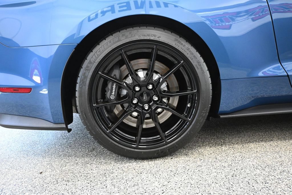 Used 2020 Ford Mustang Shelby GT350 w/ Technology Package RWD image 17