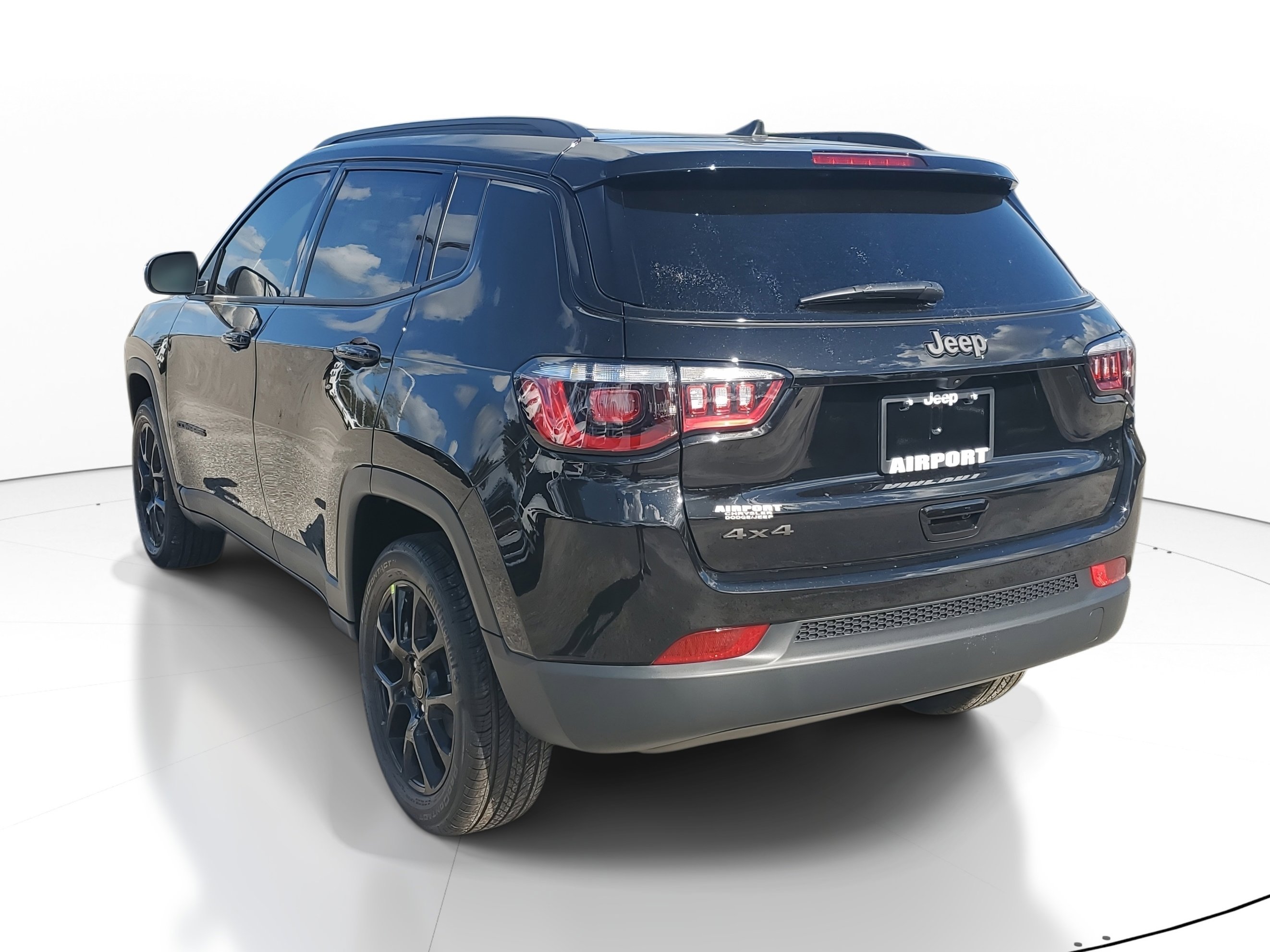 New 2026 Jeep Compass Latitude image 4