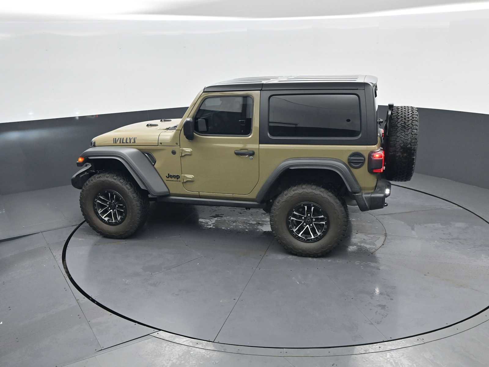 Used 2025 Jeep Wrangler Sport image 40