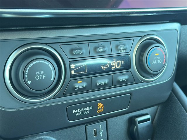 Used 2024 Nissan Leaf S image 27