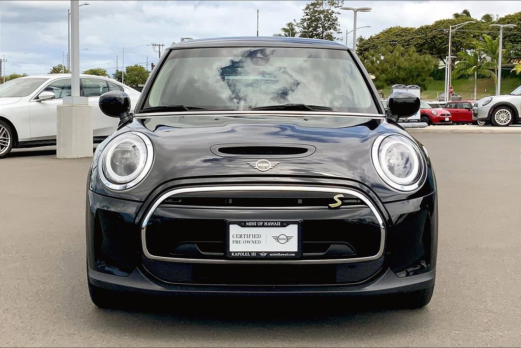 Certified 2024 MINI Cooper SE image 4