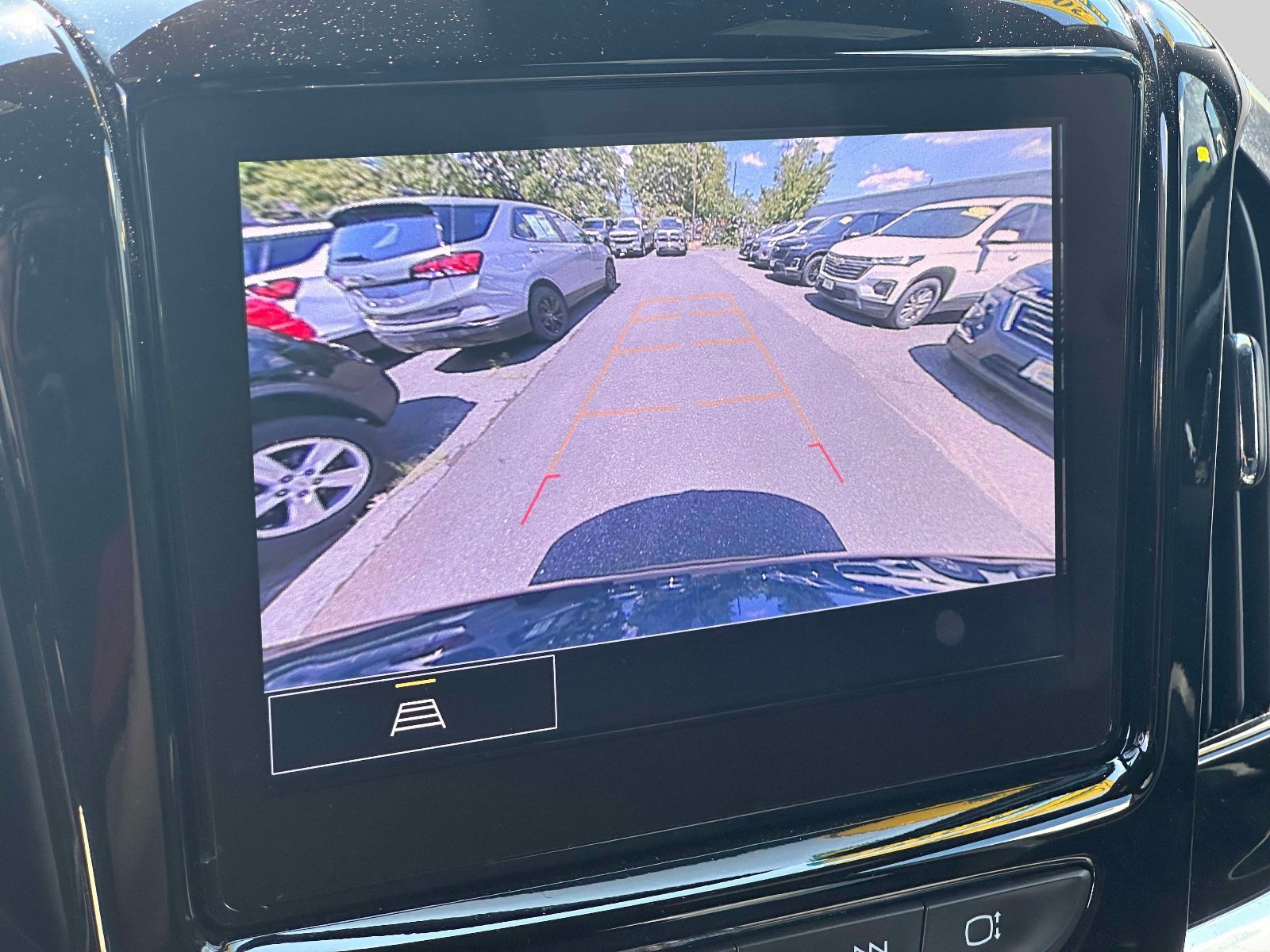 Used 2023 Chevrolet Traverse LT w/ LPO, Floor Liner Package AWD/4WD image 28