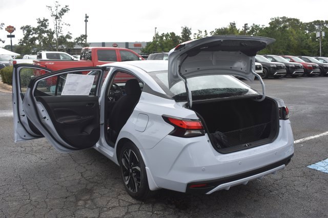 New 2025 Nissan Versa SR w/ Trunk Package image 16